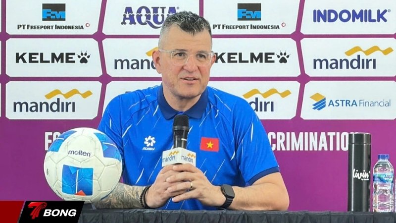 HLV Roland nói gì sau cú sụp đổ khó tin